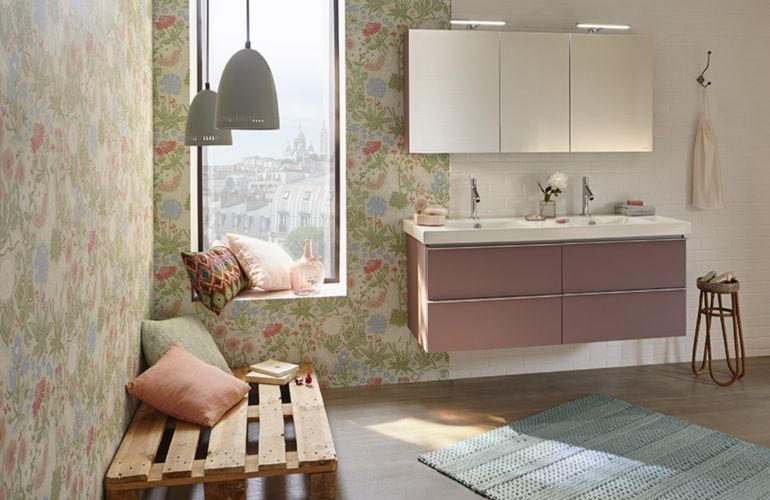 Associer les couleurs dans la salle de bains : les conseils d’experts de nos designers