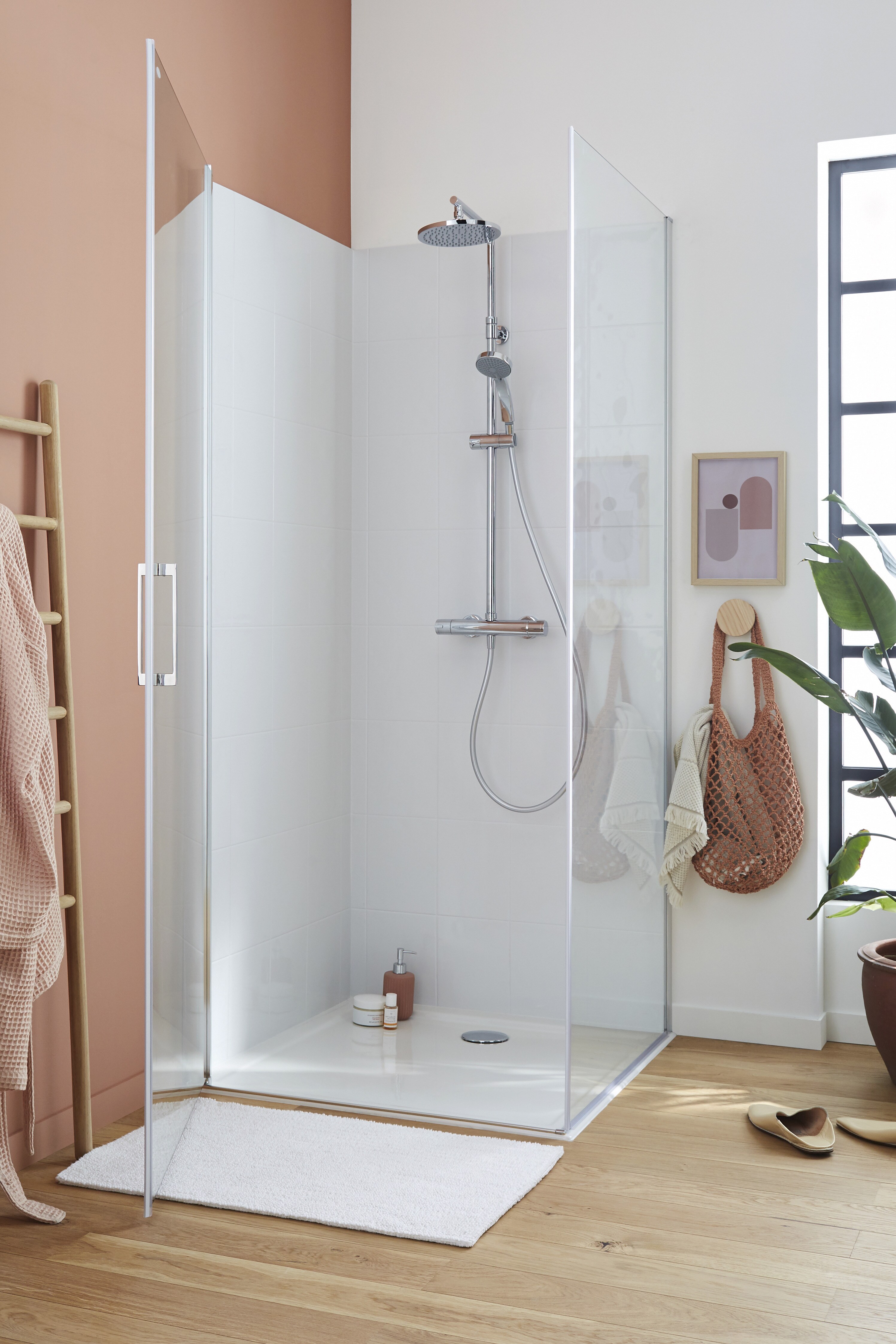 Un choix simple et épurée pour votre salle de bains avec les PANOFLIGHT
